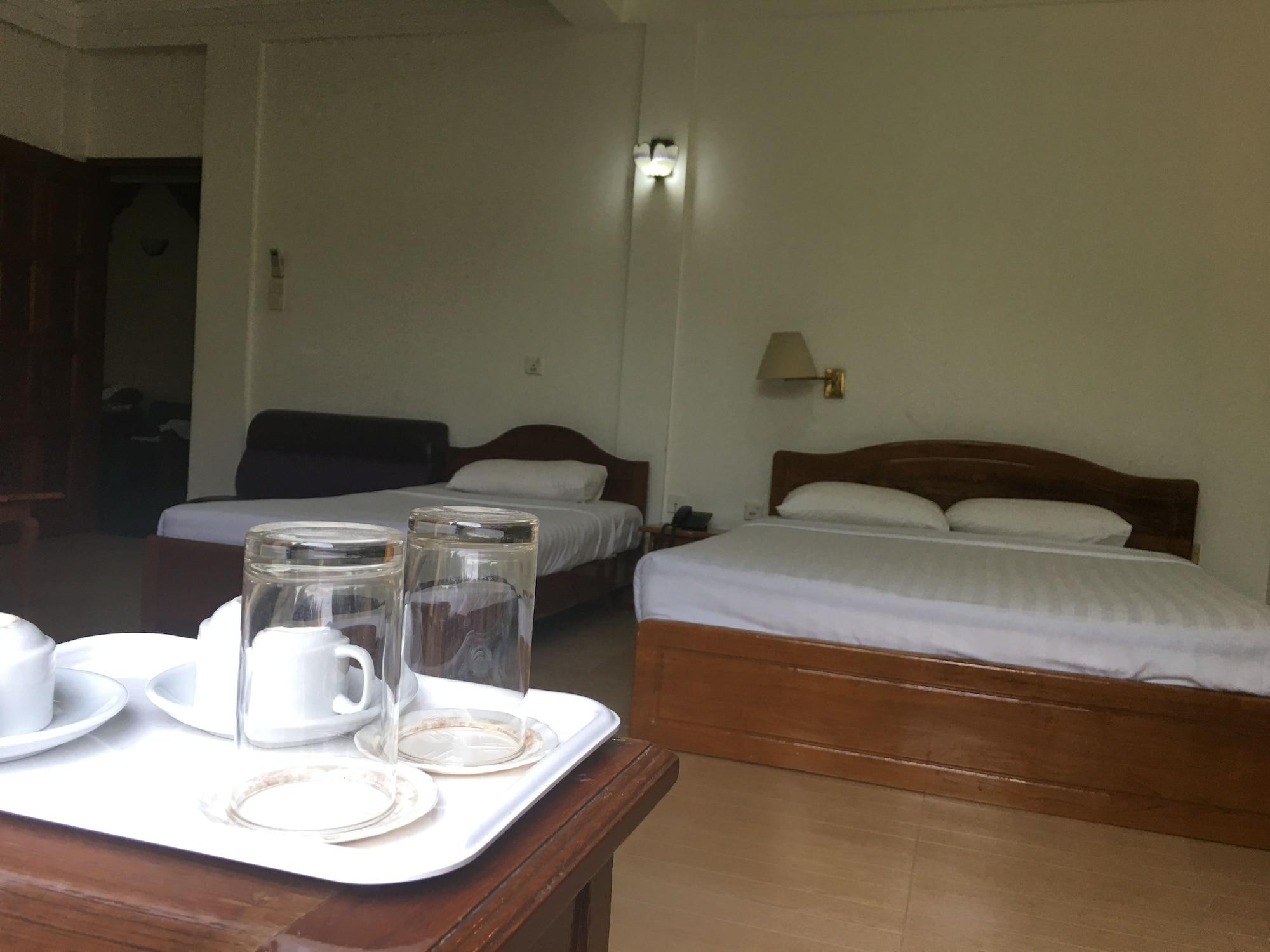 Hotel Windsor Yangon Exterior foto