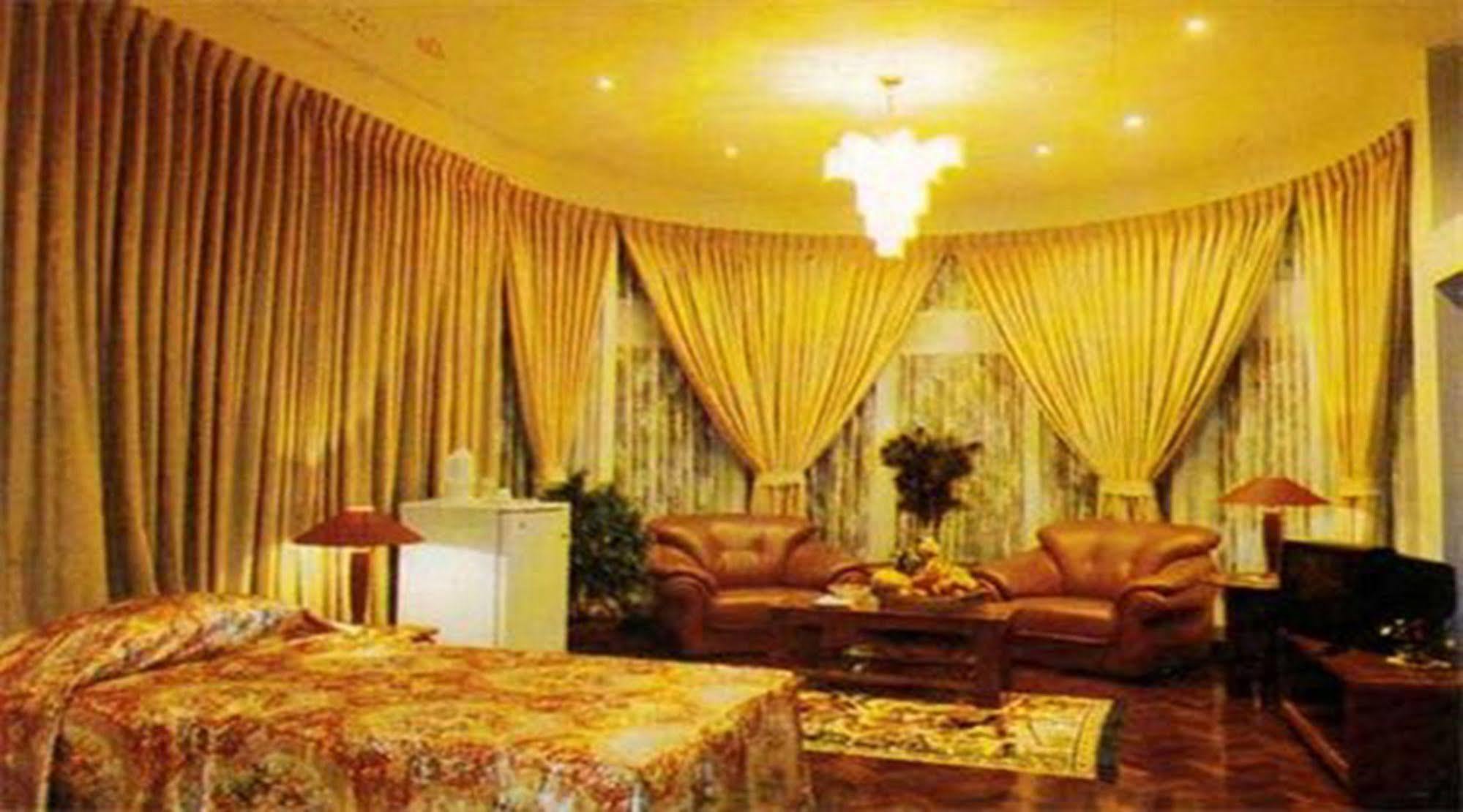 Hotel Windsor Yangon Exterior foto
